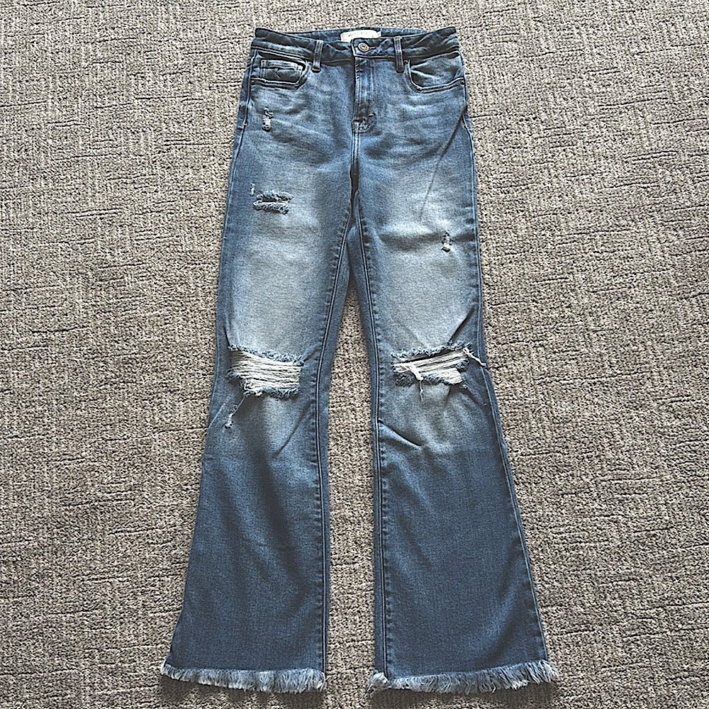 Hidden Jeans from The Buckle size 27 flare